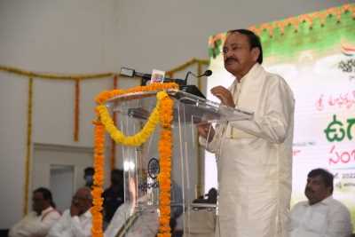 कुछ लोग भारत के विकास को पचा नहीं पा रहे : वेंकैया नायडू